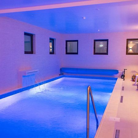 Hotel Aura Unirii Алба-Юлия Экстерьер фото