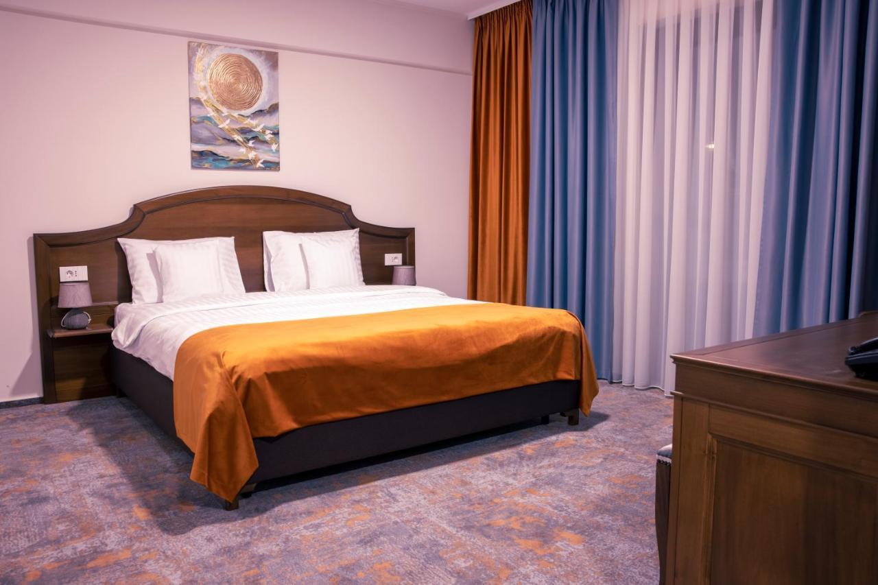 Hotel Aura Unirii Алба-Юлия Экстерьер фото