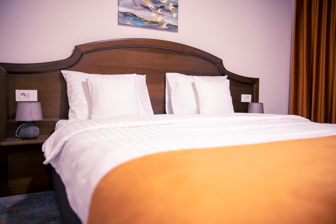 Hotel Aura Unirii Алба-Юлия Экстерьер фото