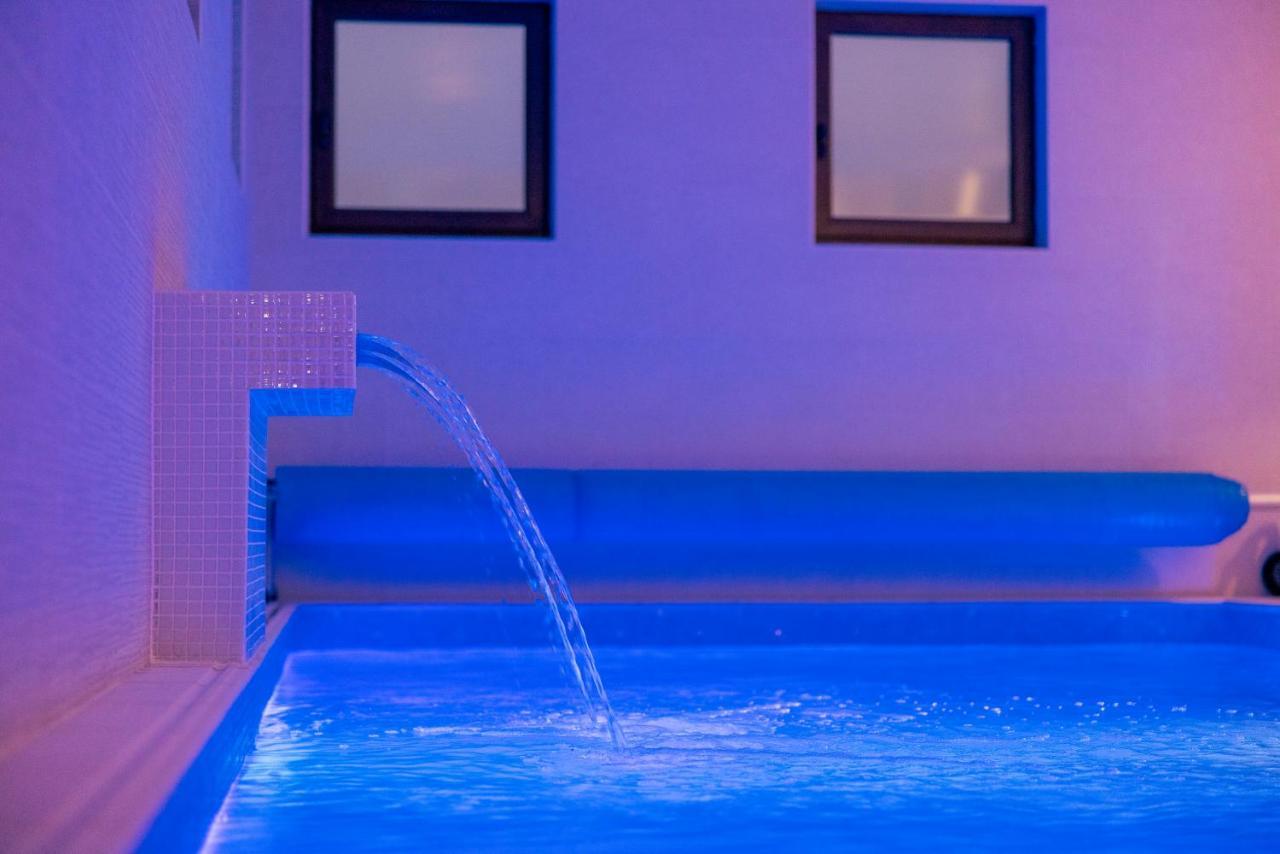 Hotel Aura Unirii Алба-Юлия Экстерьер фото
