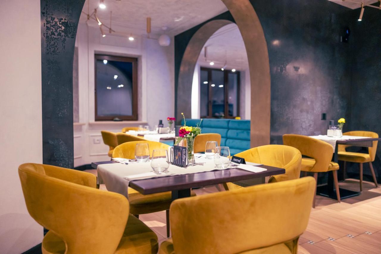 Hotel Aura Unirii Алба-Юлия Экстерьер фото